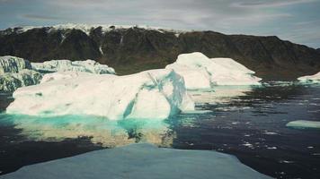 iceberg lagoon in the nature park