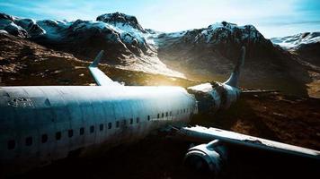 avion s'est écrasé sur une montagne video