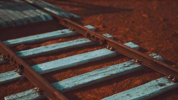 vías de tren abandonadas en el desierto video