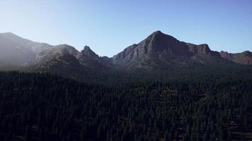 8k paesaggio di montagna nelle montagne rocciose del Colorado video