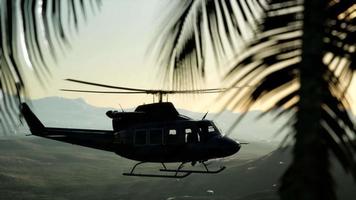 8k slow motion militaire helikopter van de Verenigde Staten in Vietnam video