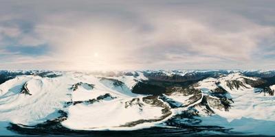 vr 360 panorama van de arctische lente in spitsbergen video