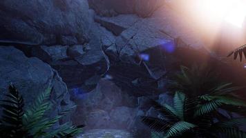 solljus inuti mystisk grotta video