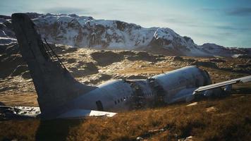 avion s'est écrasé sur une montagne video