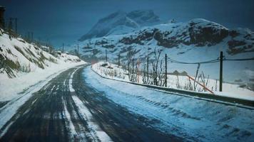 winterweg op de Lofoten-eilanden video