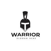 diseño del logotipo del guerrero del casco, iniciales t, hierro, plantilla vectorial vector
