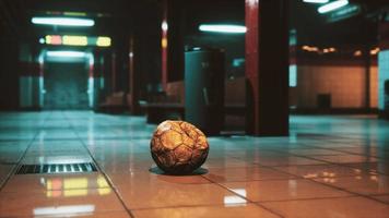 vieux ballon de football dans le métro vide video