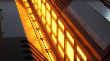 Gelbe Lichter und Metallpaneele im futuristischen Interieur video