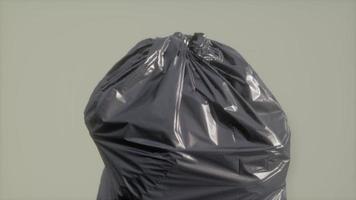 close-up de um saco plástico para resíduos de lixo video