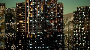 skyskrapa i affärskvarteret på natten video