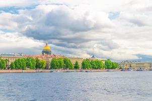 paisaje urbano de la ciudad de san petersburgo foto