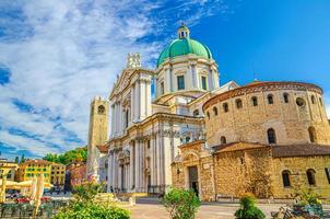 catedral de santa maria assunta, duomo nuovo y duomo vecchio la rotonda foto