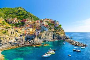 manarola pueblo típico italiano tradicional en el parque nacional cinque terre foto