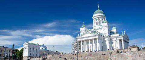 catedral de helsinki y estatua del emperador alejandro ii, finlandia foto