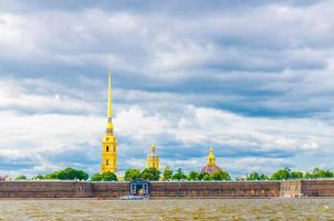 paisaje urbano de la ciudad de san petersburgo foto