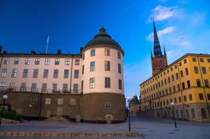 edificios coloridos góticos típicos de suecia, estocolmo, suecia