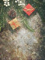regalos de navidad y árbol de navidad. concepto de navidad foto