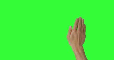 mão de homem isolado acenando e mostrando a onda real, olá ou oi símbolo de sinal. composição de tela verde. pacote de movimentos de gestos em fundo de chave de croma com chave. linguagem corporal.