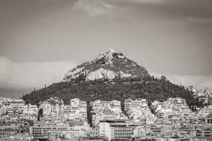 likavittou lykabettus y santa iglesia de san isidoro atenas grecia. foto