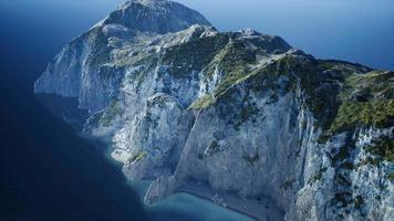 isole della Norvegia con rocce e scogliere video