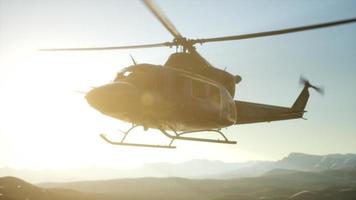 slow motion amerikaanse militaire helikopter in vietnam video