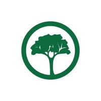 logotipo de árbol con forma de círculo vector