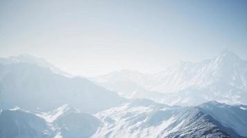 paisagem montanhosa dos alpes alpinos, topo da europa suíça video