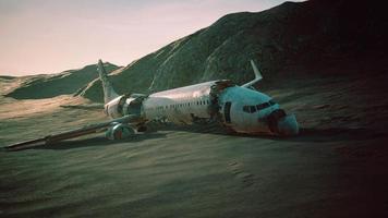 abandoned crushed plane in desert video