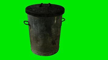 poubelle en métal sur fond vert chromakey video