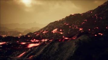 champs de lave à la fin de l'éruption du volcan video