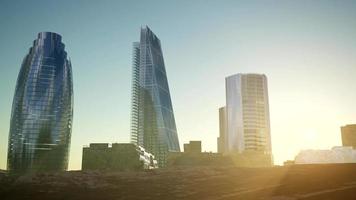 Wolkenkratzer der Stadt in der Wüste video