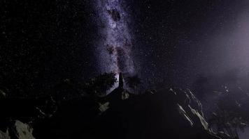 galaxia de la vía láctea sobre las paredes del cañón de arenisca video