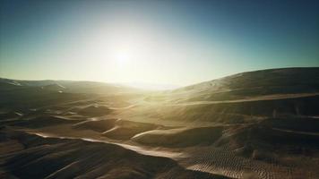 belles dunes de sable dans le désert du sahara video