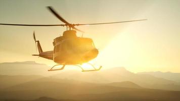 8k slow motion USA:s militärhelikopter i vietnam video