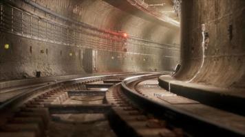 sombre vieux tunnel de métro métro abandonné