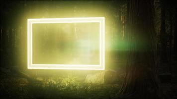 marco rectangular brillante de neón en el bosque nocturno video