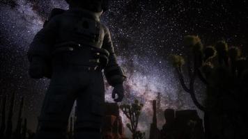 formation d'astronautes et de voies lactées d'étoiles dans la vallée de la mort