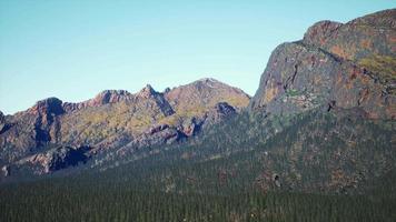 panorama du paysage aérien des montagnes rocheuses video