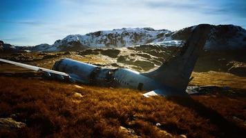 avião caiu em uma montanha video