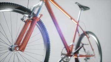 bicicleta deportiva de montaña en estudio video