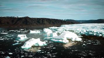 geleira reenland fortemente afetada pelo aquecimento global video