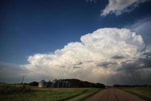 nubes de tormenta sobre saskatchewan foto