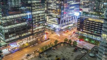 séquence timelapse 4k de toronto, canada - le trafic d'un gratte-ciel video