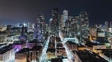 4k timelapse-reeks van toronto, canada - het financiële district van toronto 's nachts video