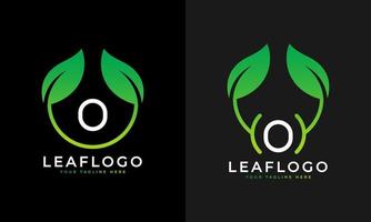 diseño de logotipo de letra o de hoja verde natural. logotipo de monograma. icono del alfabeto de hojas verdes. utilizable para logotipos comerciales, científicos, sanitarios, médicos y naturales.elemento de plantilla de diseño de logotipo vectorial plano. eps10 vector