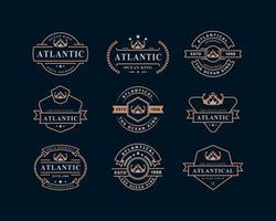 conjunto de insignia retro vintage emblema de ancla de rey náutico con ancla y corona para símbolo de diseño de logotipo marino vector