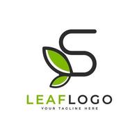 logotipo de la letra inicial creativa. estilo lineal de forma negra vinculado con el símbolo de hoja verde. utilizable para logotipos de negocios, salud, naturaleza y granjas. elemento de plantilla de ideas de diseño de logotipo de vector plano. eps10