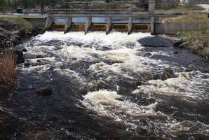 rápidos a lo largo de un río manitoba foto