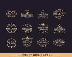 conjunto de insignia de etiqueta retro vintage clásica para inspiración de diseño de logotipo real de corona de rey dorado de lujo vector