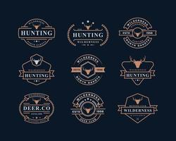 conjunto de insignia retro vintage para ciervo reno cornamenta caza logotipo emblema diseño símbolo vector